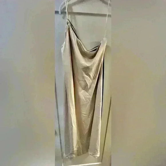 Banana Republic One Shoulder Maxi Dress in Black - Size L (NWT) - Picture 6 of 6